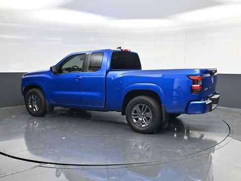 Used 2025 Nissan Frontier SV RWD image 5