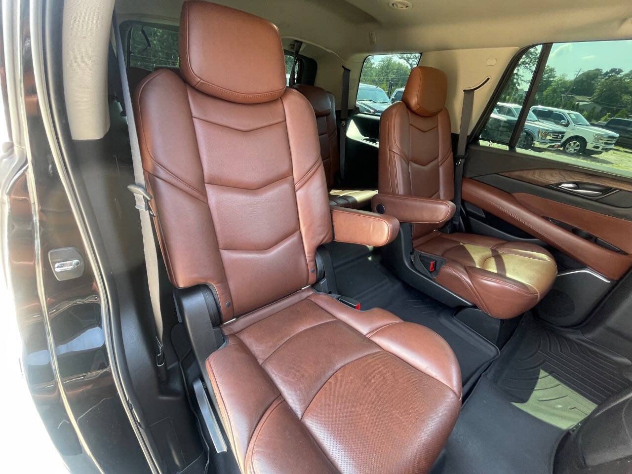 Used 2018 Cadillac Escalade Luxury RWD image 51