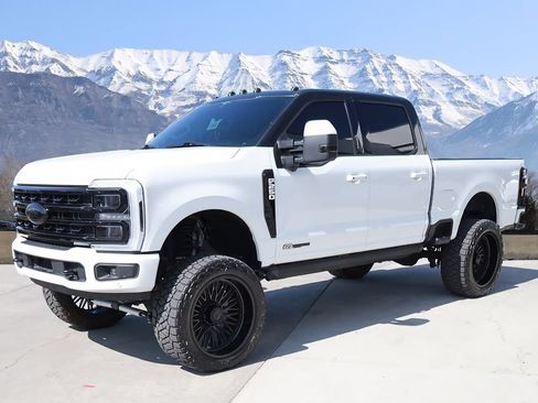 Used 2023 Ford F250 Lariat w/ Lariat Ultimate Package AWD/4WD image 2