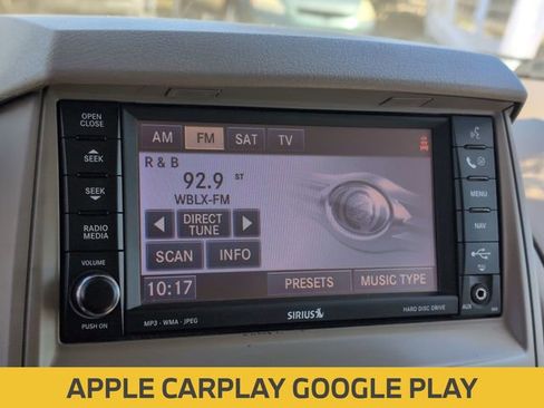 Used 2010 Chrysler Town & Country Limited w/ Entertainment Group #3 image 22