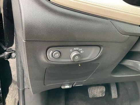 Used 2024 Buick Encore GX Sport Touring w/ Advanced Technology Package image 8