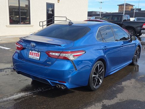 Used 2018 Toyota Camry XSE image 4