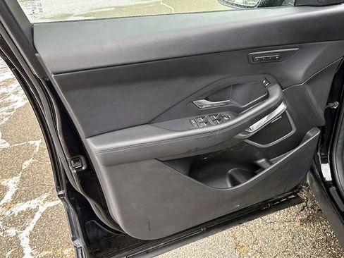 Used 2020 Jaguar E-PACE SE image 16