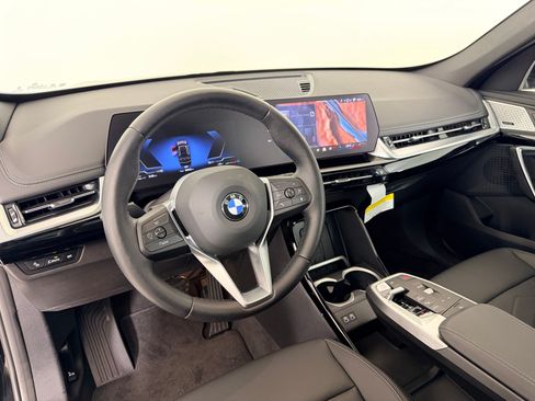 Used 2025 BMW X1 xDrive28i w/ Convenience Package AWD/4WD image 4