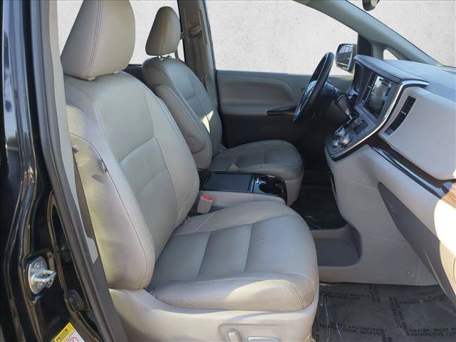 Used 2015 Toyota Sienna XLE w/ XLE Navigation Package FWD image 22