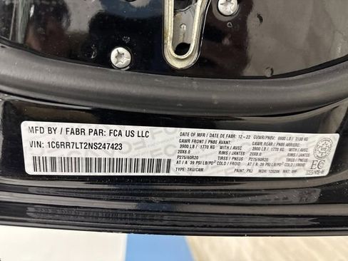 Used 2022 RAM 1500 Classic SLT image 37