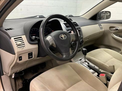 Used 2013 Toyota Corolla LE image 12