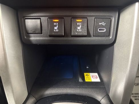 Used 2023 Toyota Corolla Cross XLE image 16