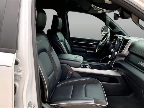 Used 2023 RAM 1500 Laramie AWD/4WD image 10