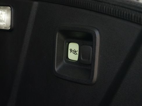 Used 2024 GMC Hummer EV 3X AWD/4WD image 32
