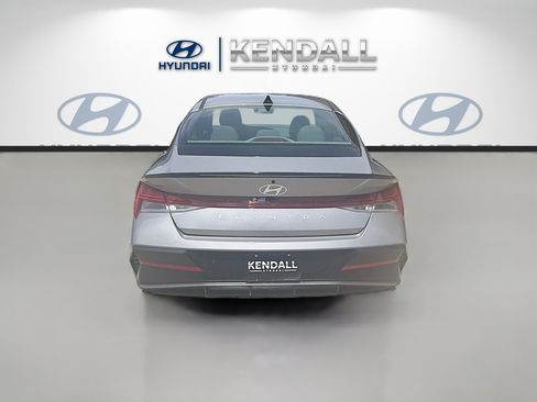 Used 2026 Hyundai Elantra SEL Sport FWD image 5