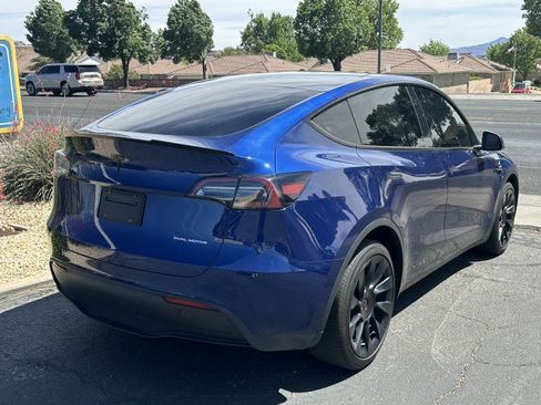 Used 2023 Tesla Model Y Long Range AWD/4WD image 3