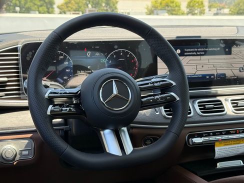 New 2026 Mercedes-Benz GLS 450 4MATIC image 28