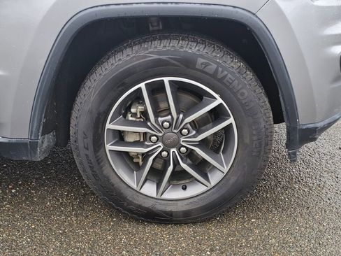 Used 2019 Jeep Grand Cherokee Limited image 10