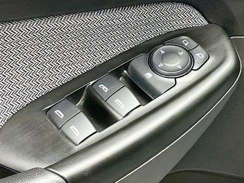 Used 2024 Chevrolet TrailBlazer LT w/ Driver Confidence Package image 18