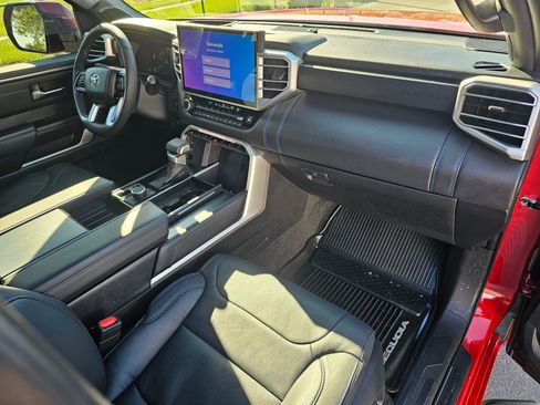 Used 2025 Toyota Sequoia Platinum image 11