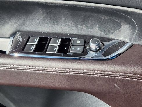 New 2025 MAZDA CX-5 Signature image 4