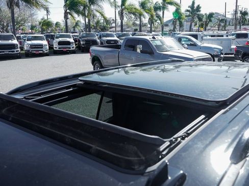 Used 2021 Chevrolet Tahoe Z71 w/ Luxury Package image 28