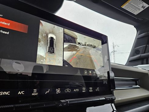 New 2026 GMC Hummer EV 4x4 Crew Cab image 18