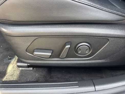 Used 2025 Hyundai Elantra Limited image 23