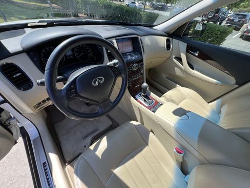 Used 2017 INFINITI QX50 AWD w/ Premium Plus Package image 17