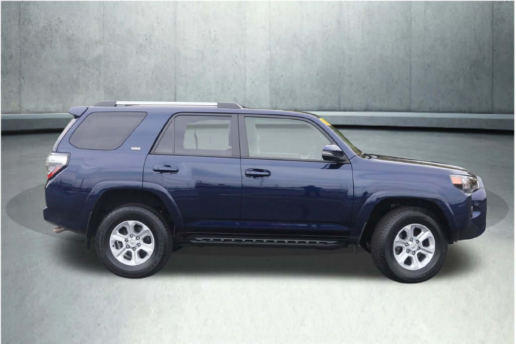 Used 2023 Toyota 4Runner SR5 Premium w/ Moonroof Package AWD/4WD image 10