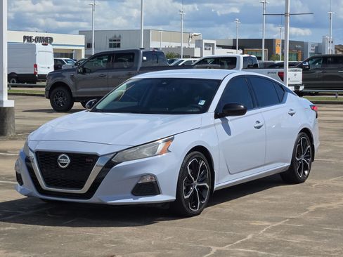 Used 2023 Nissan Altima 2.5 SR FWD image 8