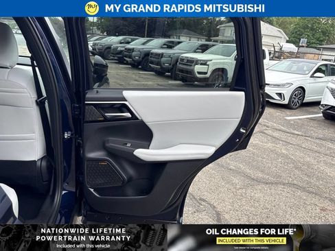 New 2026 Mitsubishi Outlander SE AWD/4WD image 13
