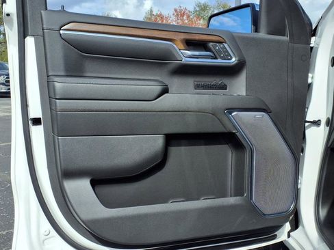 Certified 2024 Chevrolet Silverado 1500 High Country w/ Z71 Off-Road Package image 9