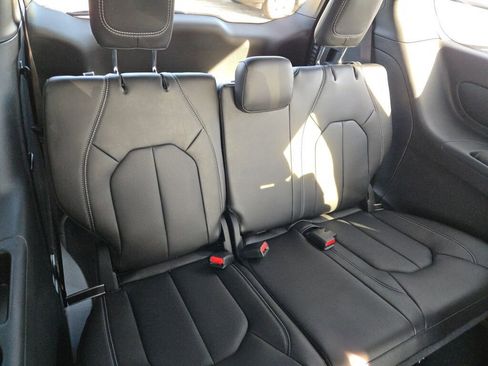 New 2026 Chrysler Voyager LX image 9
