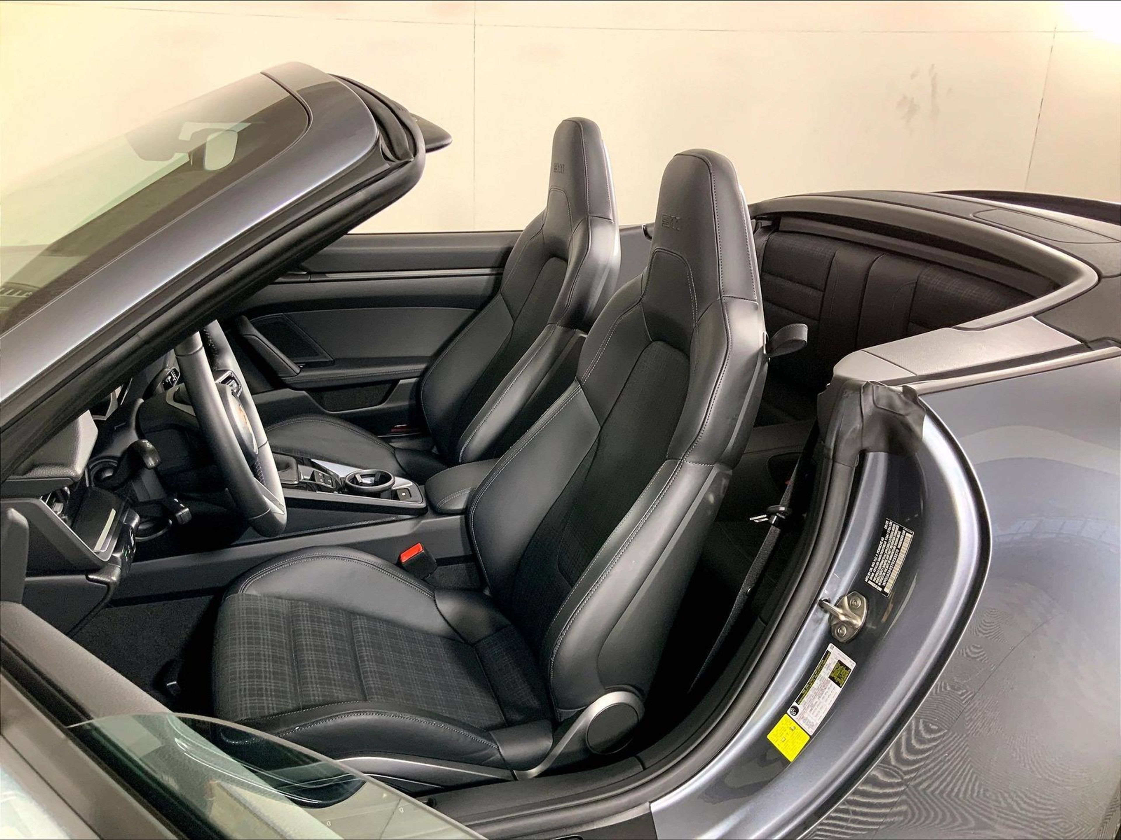 Used 2026 Porsche 911 Carrera T RWD image 5