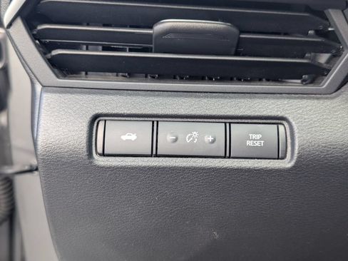 Used 2025 Nissan Altima 2.5 SV FWD image 23