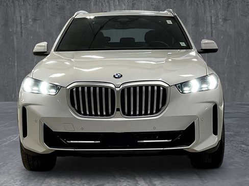 Used 2025 BMW X5 xDrive40i w/ Climate Comfort Package AWD/4WD image 2