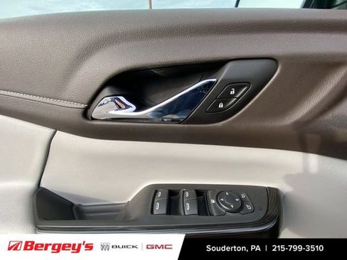 Used 2019 GMC Acadia SLT image 25