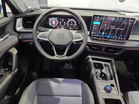 New 2026 Volkswagen Tiguan SE AWD/4WD image 11