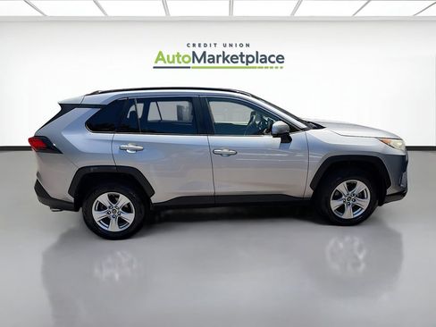 Used 2019 Toyota RAV4 XLE FWD image 8