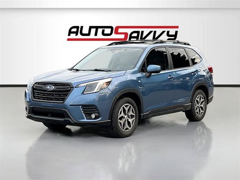 Used 2024 Subaru Forester Premium image 3