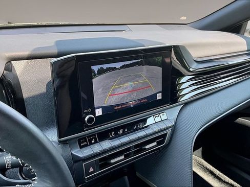 Used 2025 Toyota Camry SE w/ Convenience Package FWD image 14