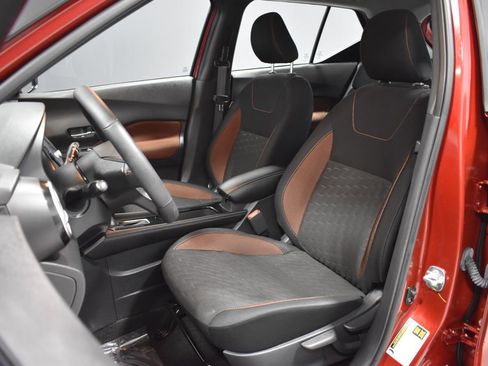 Certified 2023 Nissan Kicks SR FWD image 5