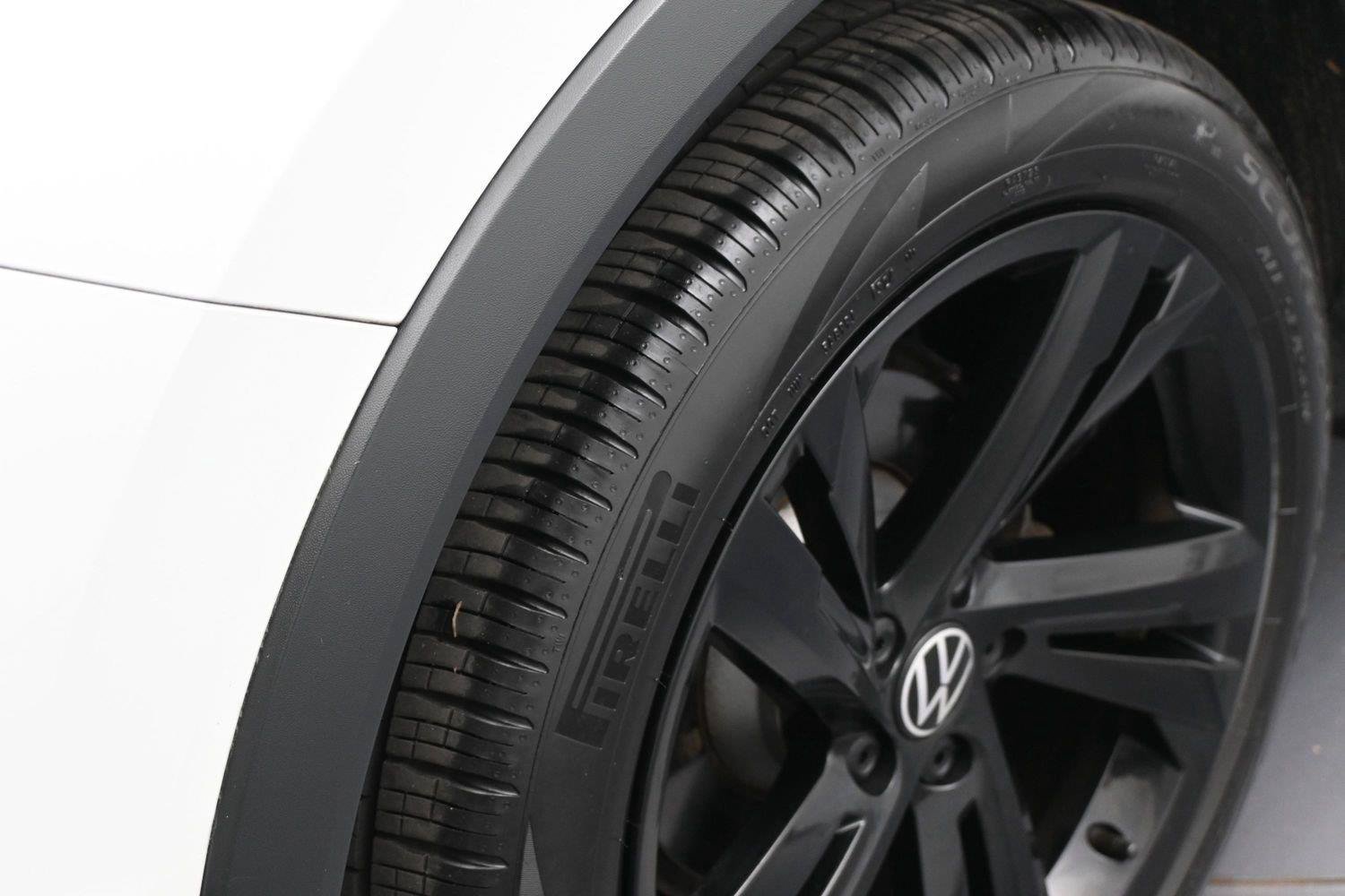 Certified 2024 Volkswagen Tiguan SE R-Line AWD/4WD image 13