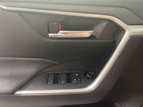 Certified 2019 Toyota RAV4 XLE w/ Convenience Package AWD/4WD image 19
