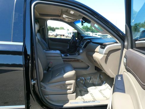 Used 2017 GMC Yukon SLT AWD/4WD image 28