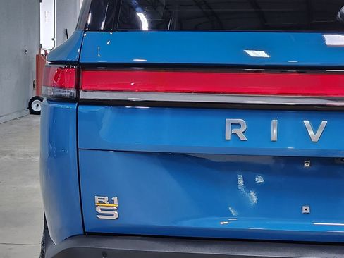 Used 2023 Rivian R1S Adventure AWD/4WD image 17