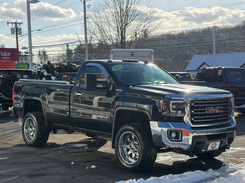Used 2015 GMC Sierra 2500 SLE w/ SLE Preferred Package image 4