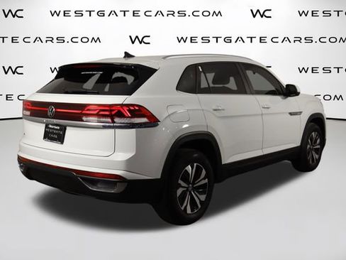 Used 2025 Volkswagen Atlas Cross Sport SE FWD image 40
