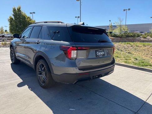 Used 2025 Ford Explorer ST-Line w/ ST-Line Street Pack AWD/4WD image 5