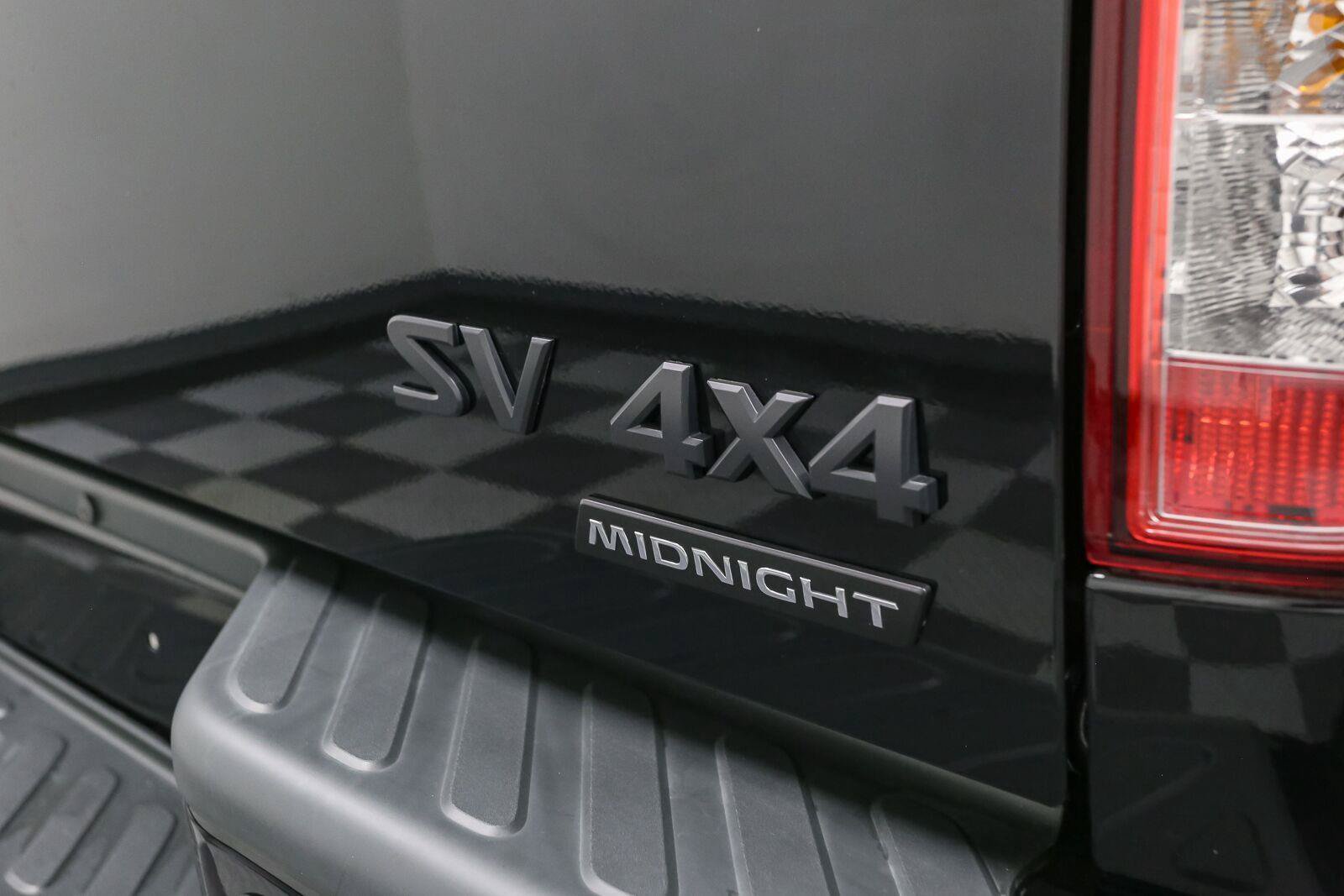 Used 2021 Nissan Frontier SV w/ Midnight Edition Floor Mats AWD/4WD image 11