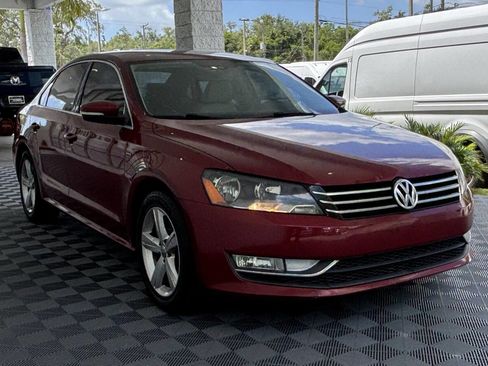 Used 2015 Volkswagen Passat 1.8T Limited Edition image 12