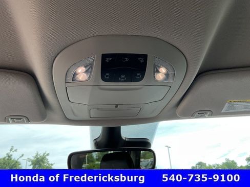 Used 2024 Chrysler Pacifica Touring-L FWD image 40