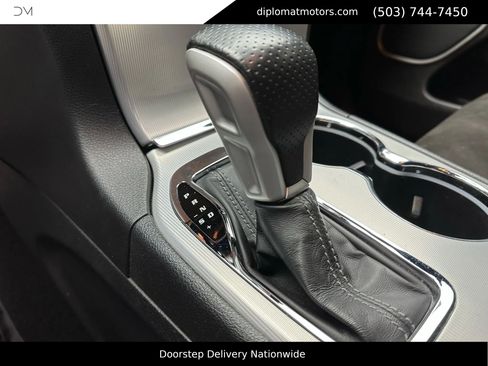 Used 2020 Jeep Grand Cherokee SRT image 38